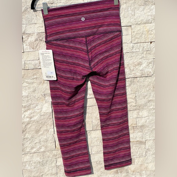 lululemon Wunder Under Crop Hi-Rise. Size 6. Blush Berry Color. - Picture 9 of 15